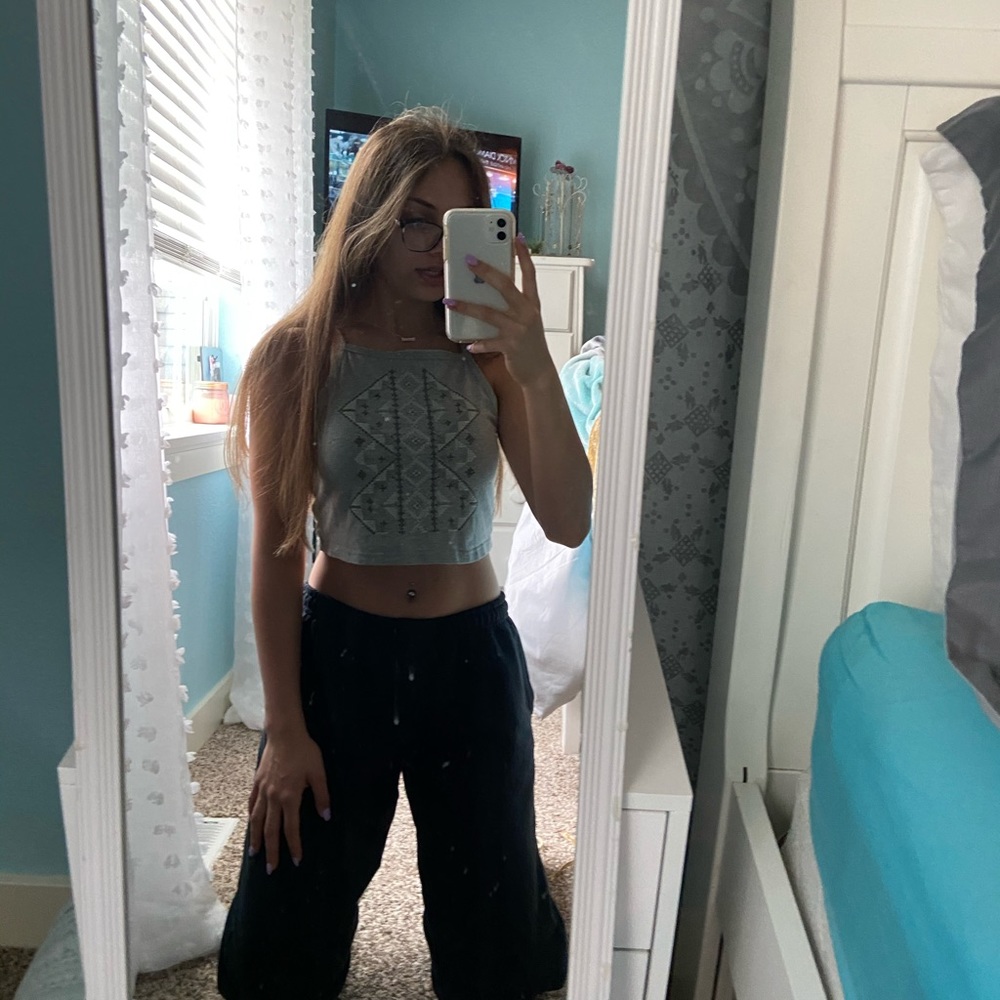 Grey hemmed crop tank🪐